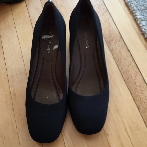 Donald Pliner black square toe heels - Picture 2 of 8